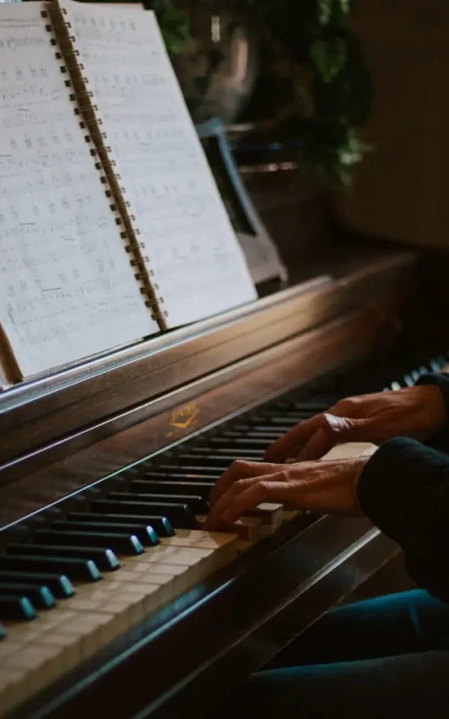 piano-tutor-header-program-bg